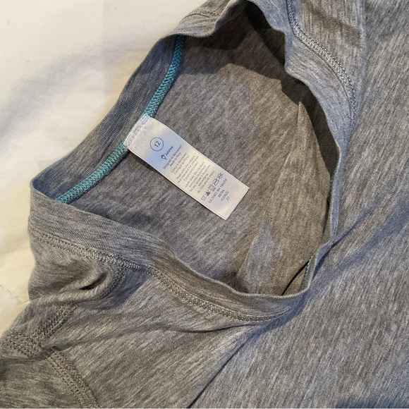 Long Sleve Ivivva Shirt w/Thumb Holes - Picture 2 of 2